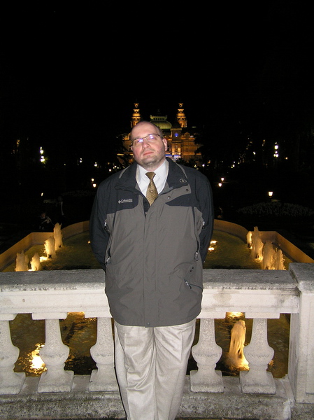 А.П. Иванив на фоне ночного Монако (31.03.2007)